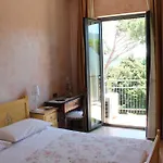 Otel La 3*