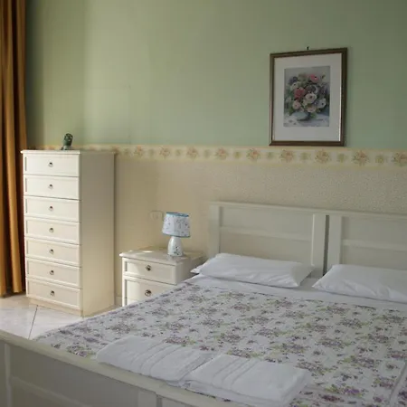 La Hotel 3*
