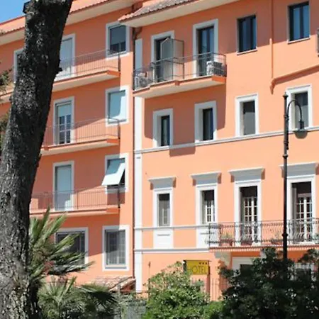 Hotel La 3*